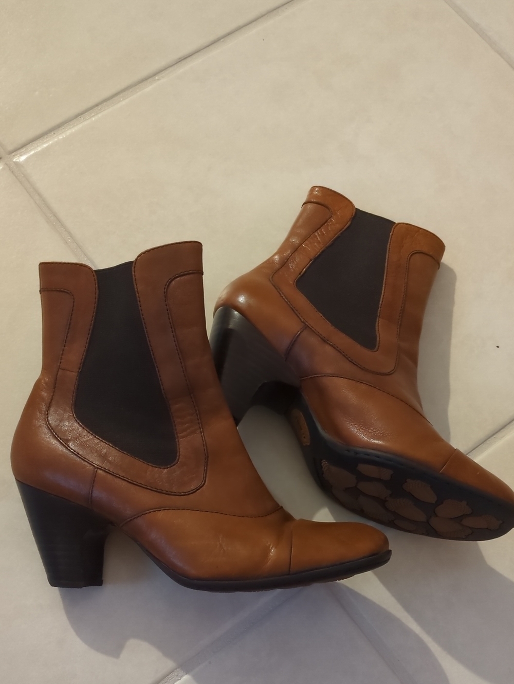 Born Y2K Chelsea Women’s Brown Leather Ankle Boots Elastic Side Panels Sz 8.5/40